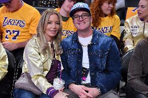 人均王多魚！出售湖人后 巴斯兄弟姐妹們每人已收到10億美元！