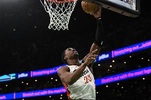 活塞客戰(zhàn)雄鹿:托哈傷缺9場后復出 杰登·艾維迎個人賽季首秀