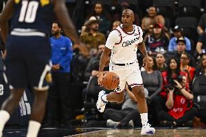 賽季結(jié)束后退役！張佳瑋：保羅遍體鱗傷 能堅持到此刻 本已是奇跡