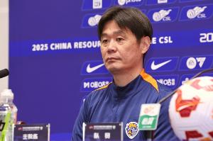 直播吧:李霄鵬教練組跟海牛球員告別,下賽季不會再繼續(xù)執(zhí)教海牛