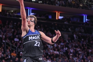 小瓦砍37分！布朗：他身高臂長&技巧出色 這讓他很難防