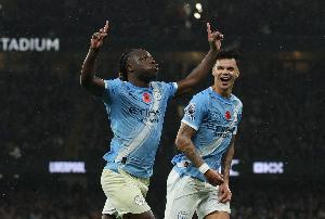 多庫(kù)上半場(chǎng)創(chuàng)造4次機(jī)會(huì)，其他曼城隊(duì)友共3次、紐卡全隊(duì)也僅3次