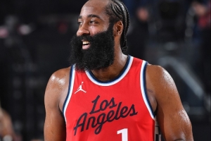 分衛(wèi)生涯第17季或之后場均得分：科比27.3分第一 哈登目前28.4分