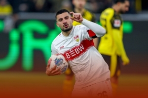 戴帽+絕平，翁達(dá)夫當(dāng)選多特3-3斯圖加特全場(chǎng)最佳球員