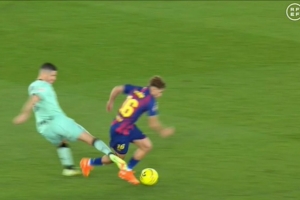 踢倒費(fèi)爾明被罰下！桑塞特在VAR審查時(shí)向裁判稱自己是正常鏟球