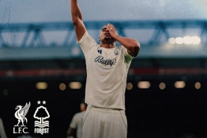 對(duì)利物浦1球+13解圍！森林官方：穆里略被球迷票選為本場(chǎng)隊(duì)內(nèi)最佳