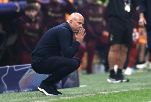 斯洛特：我不清楚那球究竟越位沒；無論何種狀況全部責(zé)任都在我