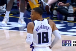 針鋒相對(duì)！威少底角三分轟進(jìn) 約基奇弧頂三分迅速回應(yīng)