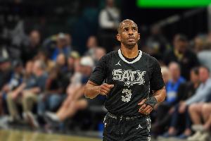 ??保羅生涯合計入選7次最佳一防 NBA近20年來最多