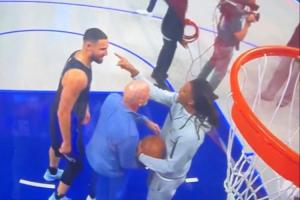 ??莫蘭特用手指指克萊面部 被克萊一巴掌打開 雙方險些爆發(fā)沖突