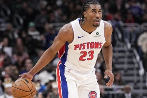 比克斯塔夫：會(huì)確保艾維感到舒適 找回比賽狀態(tài)的唯一方式是實(shí)戰(zhàn)