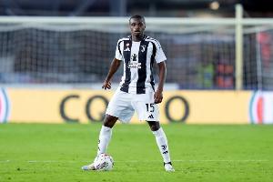 卡盧盧：DV9被拉扯應(yīng)該判點(diǎn)球，他受到噓聲影響這是人之常情