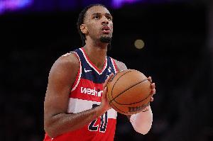 打得還可以！薩爾18中7拿到16分11板4助