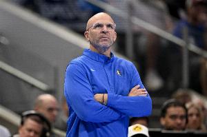 基德：我們打背靠背開局往往會有些疲軟 丟23個(gè)前場板沒法贏球