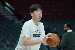 機會是自己拼的！楊瀚森本場出手11次創(chuàng)新高 里斯+克林根共12次