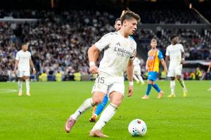 記者:皇馬內(nèi)部認(rèn)為居萊爾還沒有準(zhǔn)備好踢關(guān)鍵比賽