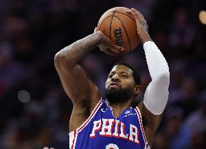 納斯：第三節(jié)讓喬治替補(bǔ)是為了匹配哈克斯 他是防哈克斯最佳人選