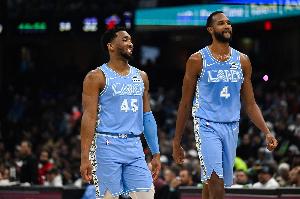 勢頭不對！米切爾三分&莫布里連續(xù)扣籃 騎士一波7-0打停快船