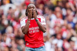 埃澤上演帽子戲法！BBC感嘆：友情提醒，他今夏差點(diǎn)加盟熱刺