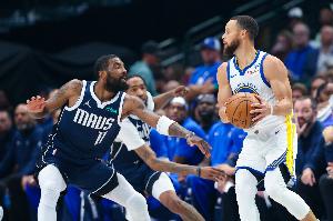 球鞋博主：安踏也寄了球鞋給庫(kù)里團(tuán)隊(duì) 其中包括歐文的簽名鞋