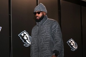 客戰(zhàn)鹽湖城！湖人官推曬賽前入場(chǎng)照：舒適&溫暖