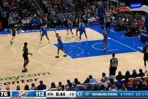 雷霆給楊瀚森上包夾了 直接送出了一記約老師般的助攻！