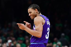 湖三崩？基昂特·喬治快下拉桿上籃 爵士轟出14-1打停湖人！