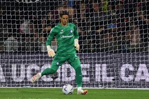 記者：索默幾乎被射正就會丟球，本賽季他已經(jīng)成為了國米的問題