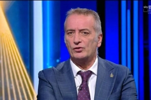 記者：國(guó)米右路單薄，原本買來(lái)的路易斯·恩里克已經(jīng)被棄用