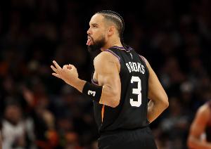 突然發(fā)力！狄龍外線開炮連中三分 太陽追到4分打停馬刺