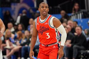 英雄遲暮！保羅半場(chǎng)0出手未得分 拿到1板1助