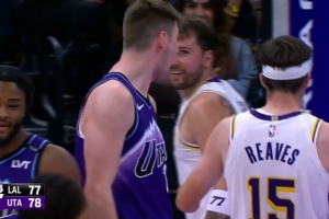 別看不起我！菲利波夫斯基退防一防二 大帽扇飛拉拉維亞上籃！