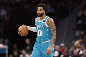 不是犯規(guī)！小橋切入暴扣無效&普拉姆利掩護犯規(guī) 黃蜂挑戰(zhàn)成功