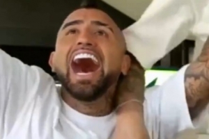 他還是忘不了皇馬！比達爾曬觀看直播動態(tài)，迪亞斯破門后振臂高呼