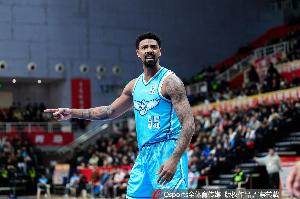 予取予求！米奇17中15高效砍下35分11板4助4帽 正負值+12