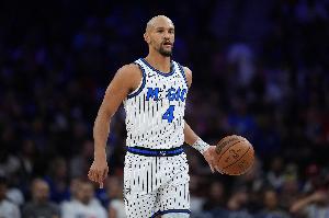 你也很穩(wěn)！薩格斯半場(chǎng)8中5砍下12分5板4助1帽！正負(fù)值高達(dá)+28！