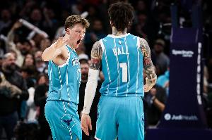 美記：黃蜂本賽季表現(xiàn)極其精彩 他們?yōu)橄沦惣玖粝铝嗽S多寶貴財(cái)富