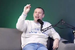 卡薩諾：聽(tīng)說(shuō)皇馬有意阿萊格里？皇馬是嚴(yán)肅的地方，不是鬧著玩的