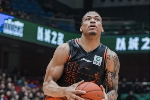 媒體人：山東近期低迷有外援表現(xiàn)太水的原因 問題短期不好解決