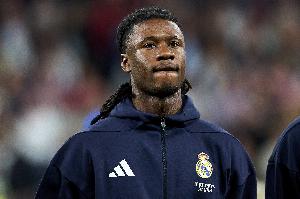 記者：23歲卡馬文加并不愿意離開皇馬 俱樂部內(nèi)部也仍有人相信他