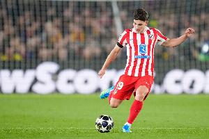 世體：巴薩今夏希望引進(jìn)中鋒邊鋒中衛(wèi)各一人，同時(shí)留住坎塞洛