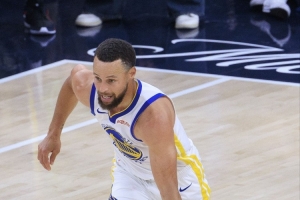 帕森斯談庫里上場表現(xiàn)：不想說這是他的經(jīng)典時刻 這只是常規(guī)操作