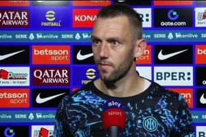 德弗里：我們可以爭(zhēng)奪兩項(xiàng)冠軍，將竭盡全力將冠軍帶回家