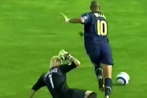 身體與技術完美結合！來看當年阿德里亞諾如何讓整個歐洲顫抖??