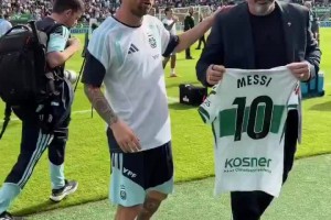 梅西隨阿根廷隊(duì)在埃爾切主場公開訓(xùn)練，獲贈埃爾切10號球衣
