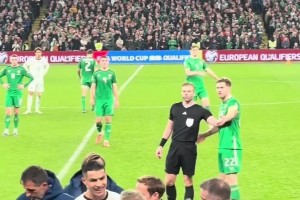 太帥了??！J羅墨甲這腳長傳助攻寫意又銷魂