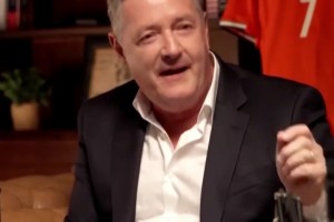 聲援C羅！摩根曬視頻：梅西同樣肘擊對(duì)手就沒(méi)事