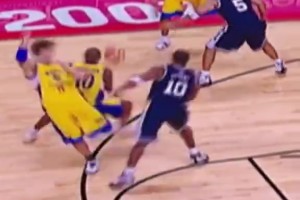 笑死！威少被這個矮籃筐整不會了，瘋狂打鐵