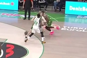 街訪(fǎng)：誰(shuí)在NBA罰球中投失的“三不沾”最多？意想不到！