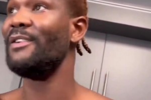 艾頓 ：“我說(shuō)過(guò)我在湖人快樂(lè)嗎？我太TM興奮了！”